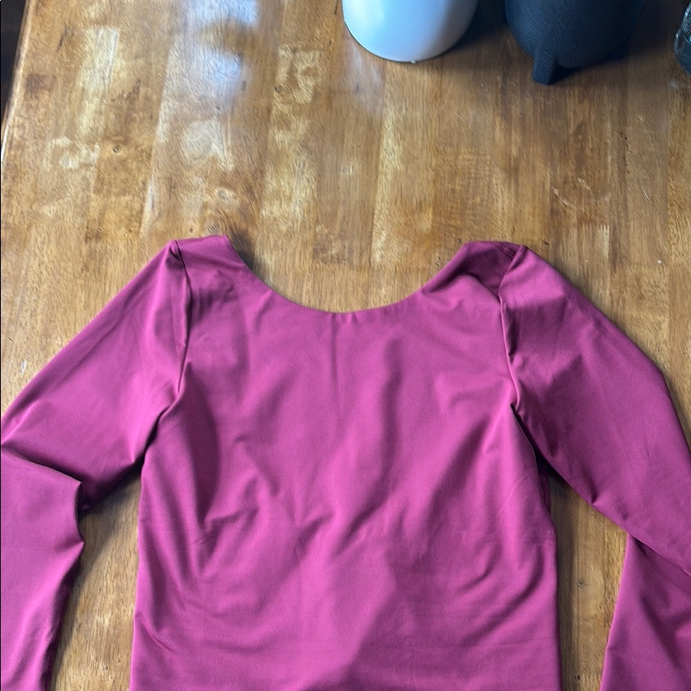AE Open Back Shirt Lg